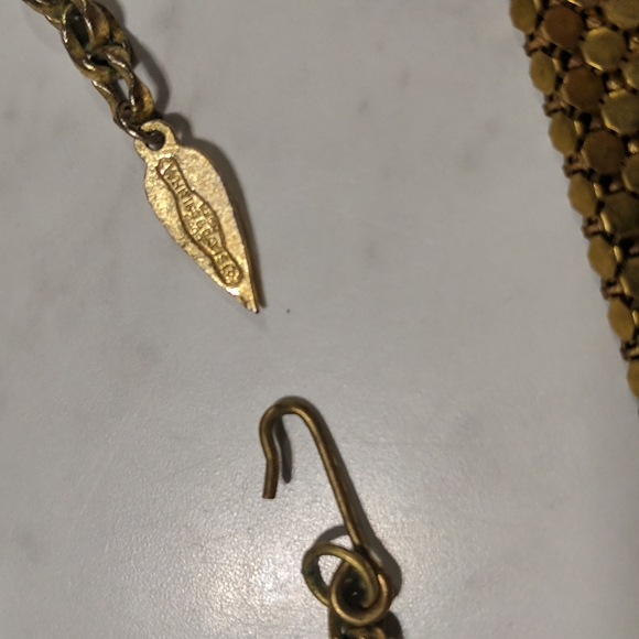 RARE STYLE FRINGE Whiting & Davis Vintage Gold Tone Mesh Fringe Bib Necklace. - Picture 4 of 10